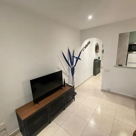 Hercules 1 Bed Wifi Tv *